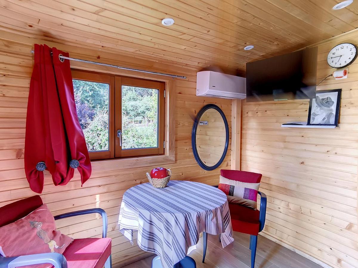 La Roulotte Du Cagire - 4 Pers - Pyrenees Guest House Villeneuve-de-Riviere Exterior photo